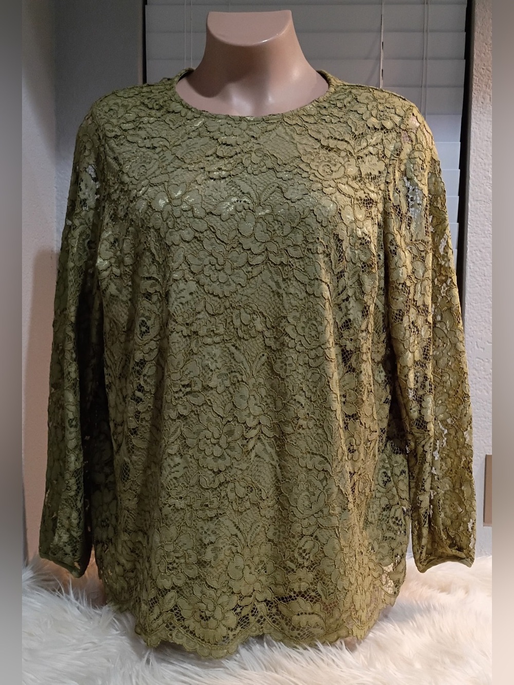 Martha Stewart Women’s 3X Lacy Top